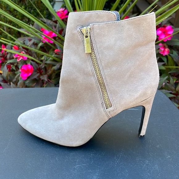 Vince Camuto Chantel Heeled Boots Gray Size 7 - Picture 2 of 6